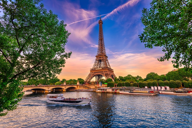 Eiffel tower and seine river 